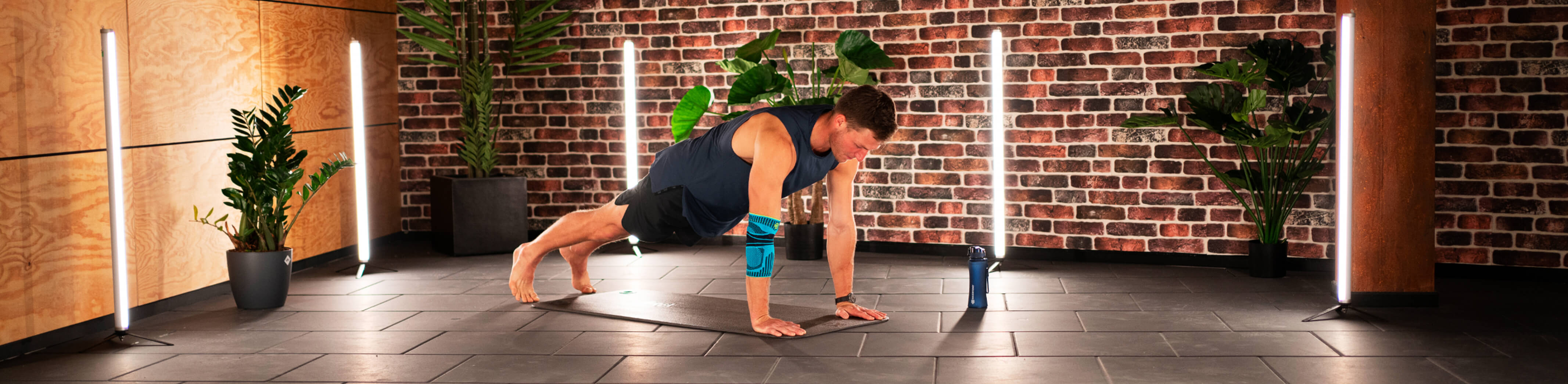 Plank Taps Workout: Strengthens the Arms and Core